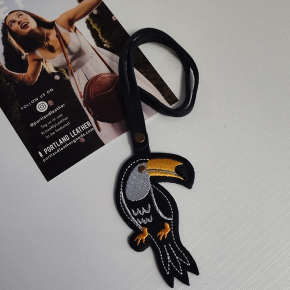 Portland Leather Handbags - Portland Leather Toucan Key Holder - Black, Gold, Gray
